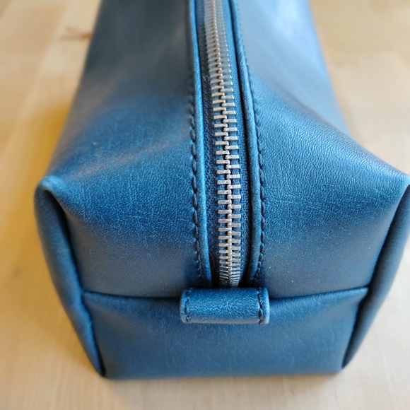 Matt & Nat L'OCCTAINE Make Up Bag - Picture 4 of 8